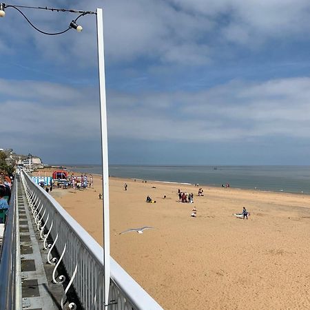 Vitamin Sea Residency Herne Bay Bagian luar foto