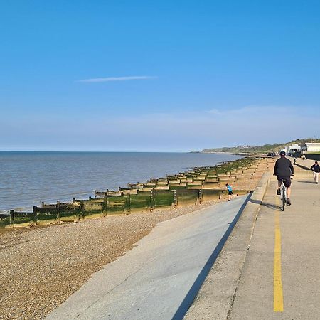 Vitamin Sea Residency Herne Bay Bagian luar foto