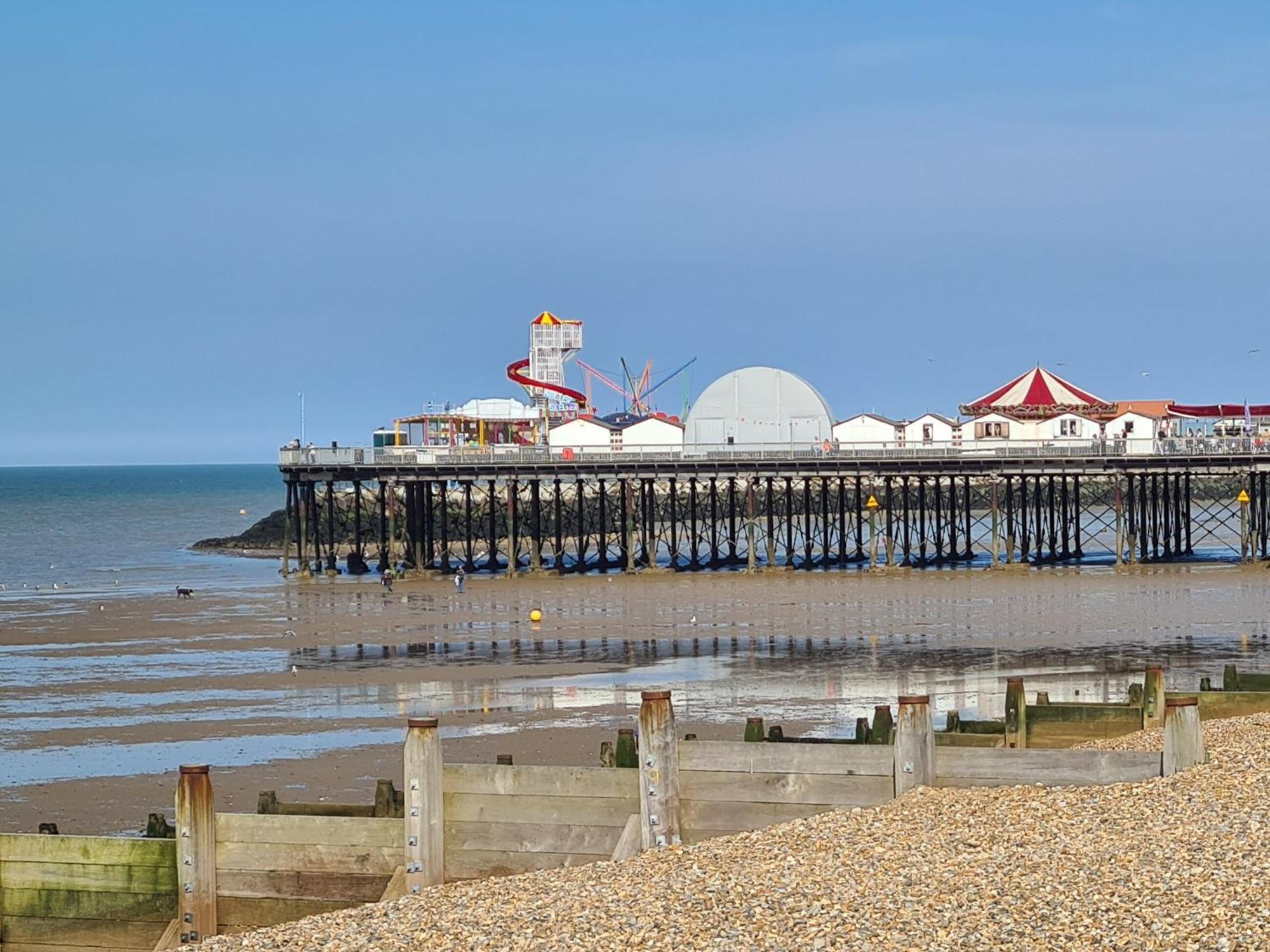 Vitamin Sea Residency Herne Bay Bagian luar foto